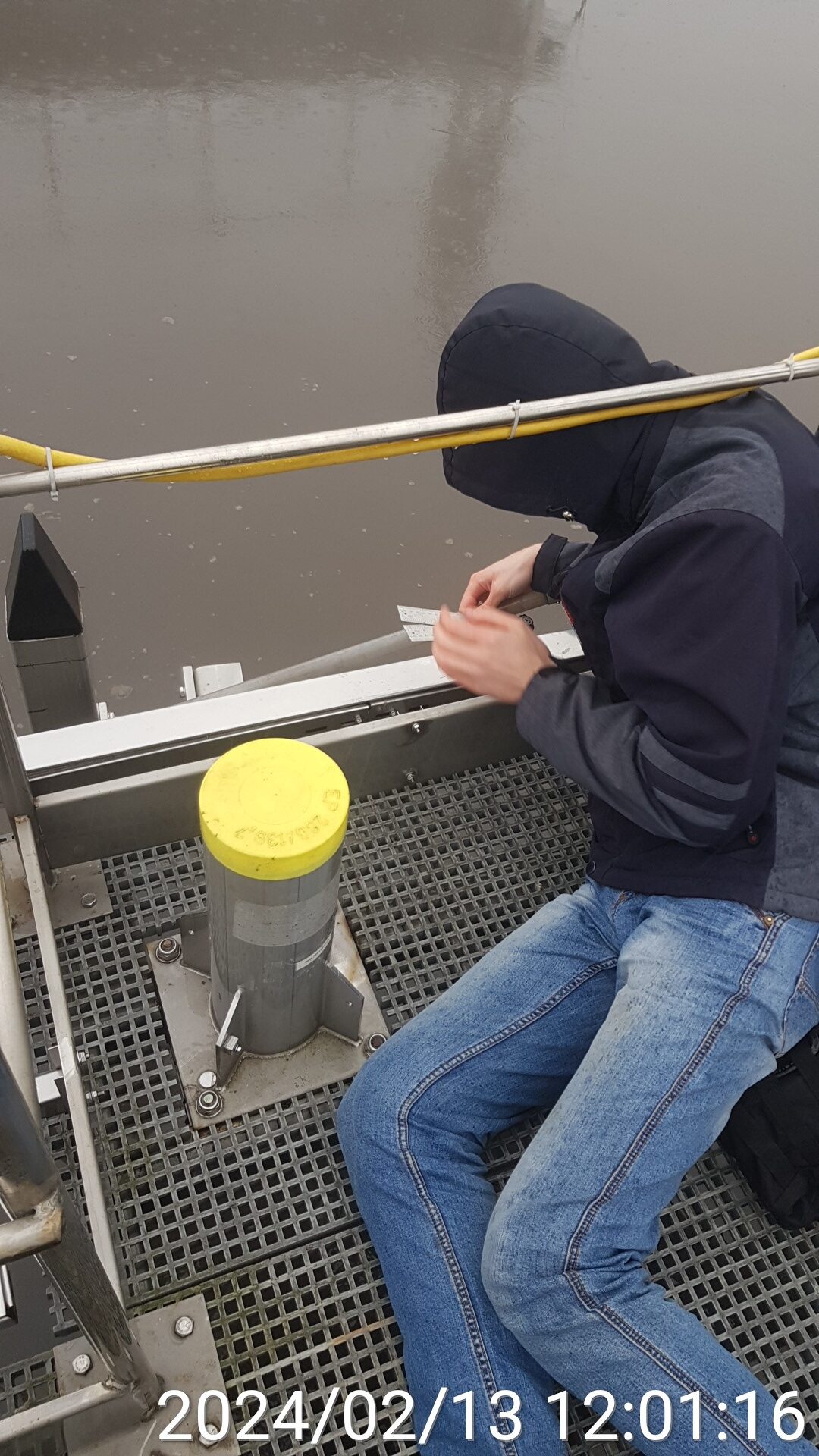 Измерение углов наклона перемешивающего оборудования для оценки корректности монтажа