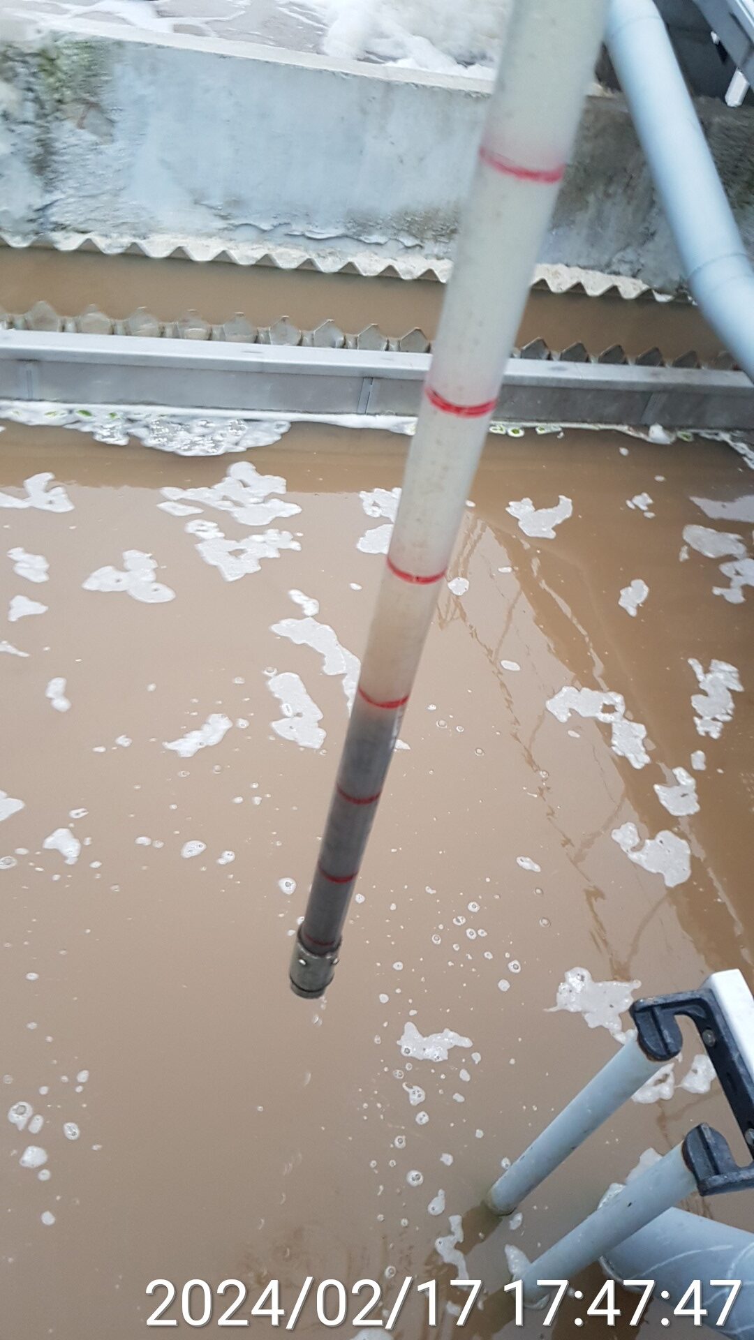 Измерение слоя осадка во вторичном отстойнике