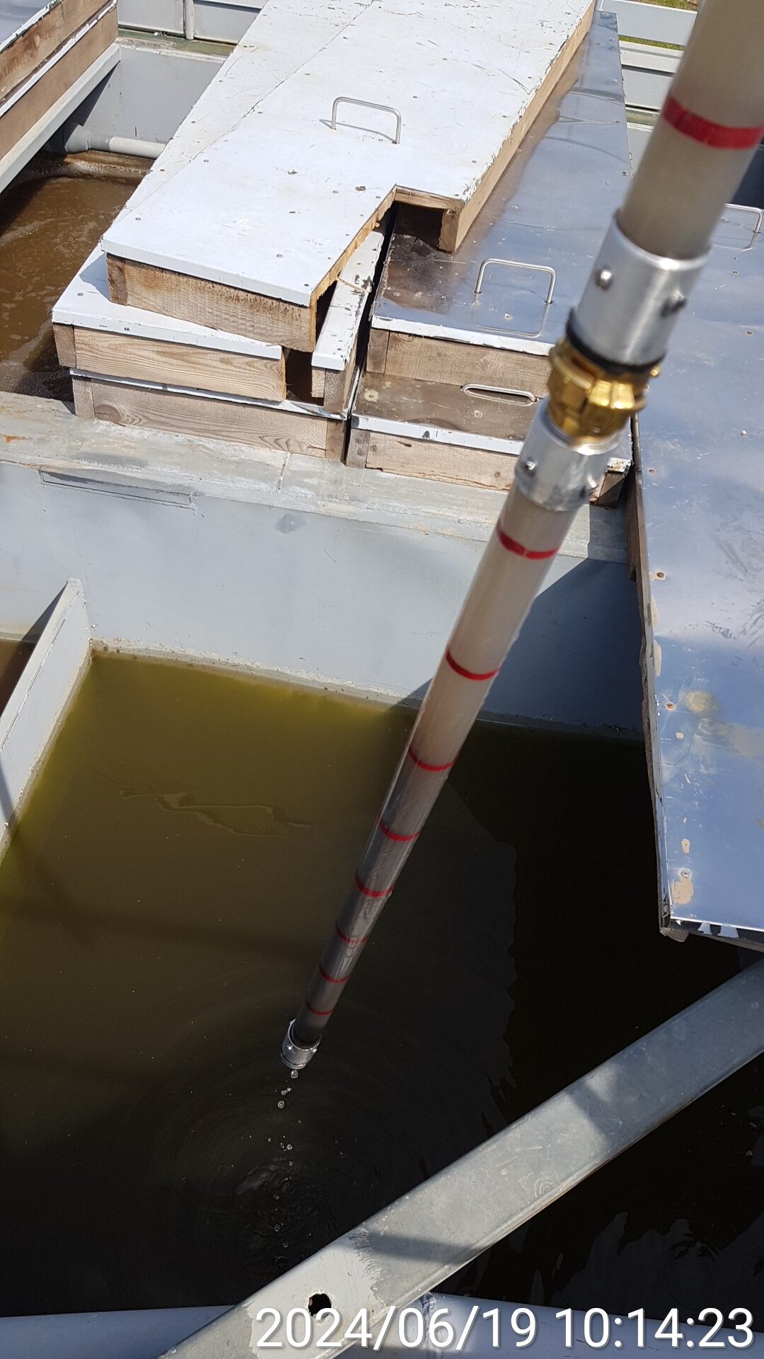 Измерение слоя осадка во вторичном отстойнике